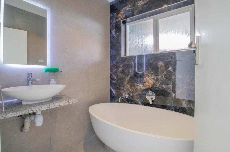 5 Bedroom Property for Sale in Murdock Valley Western Cape